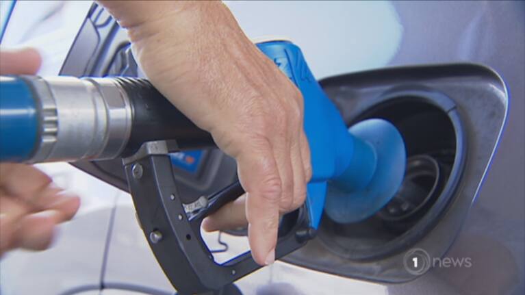 The 1 NEWS political reporters discuss the Prime Minister’s reaction to the sky rocketing cost of fuel.