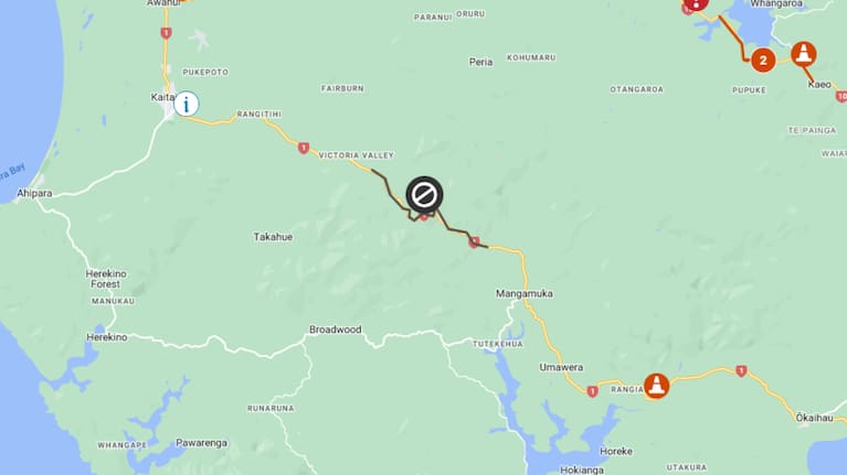 Due to multiple large slips and dropouts, SH1 is closed between Kitchen Rd and Makene Rd.