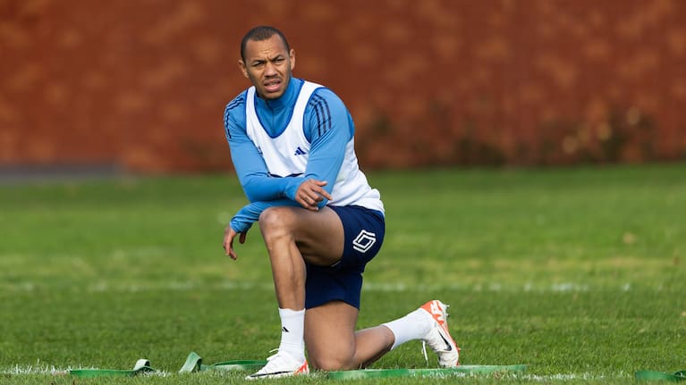 Captain Gael Fickou, pictured training in Auckland this week, is the most experienced player in the France team.
