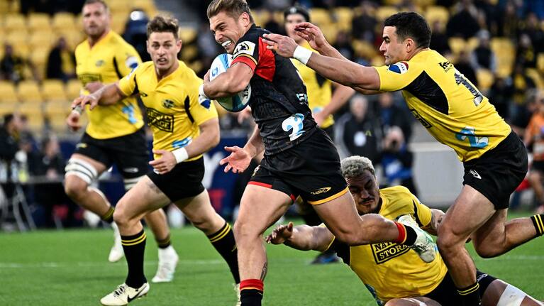 Cortez Ratima charges for the line in last night's semifinal in Wellington.