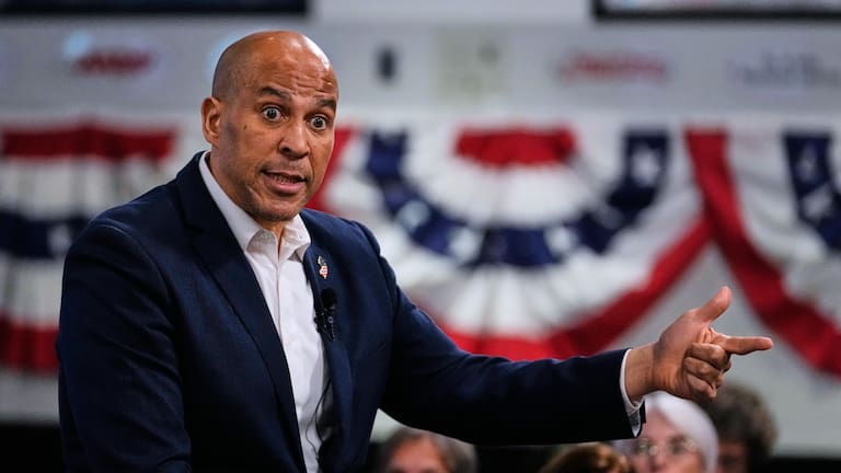 en. Cory Booker, D-N.J., addresses a gathering Nov. 14, 2025, in Manchester, N.H
