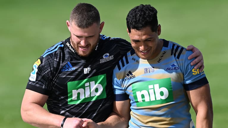 Dalton Papali'i and Roger Tuivasa-Sheck have a moment at Blues training.