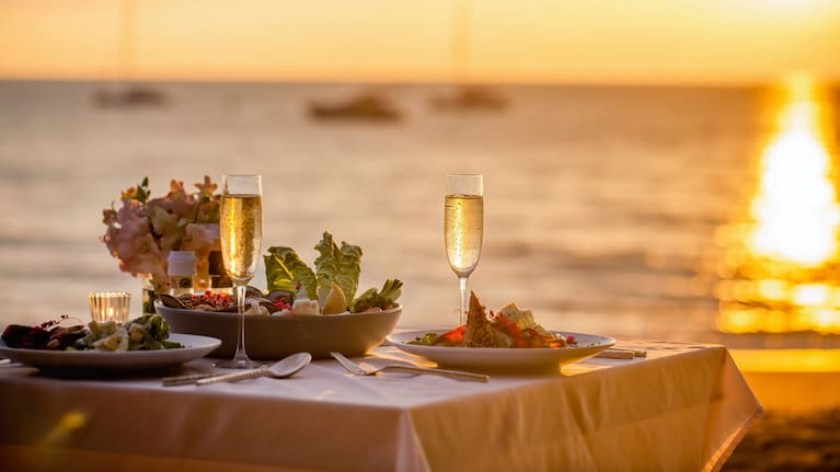 Seaside dinner with champagne? Priceless.