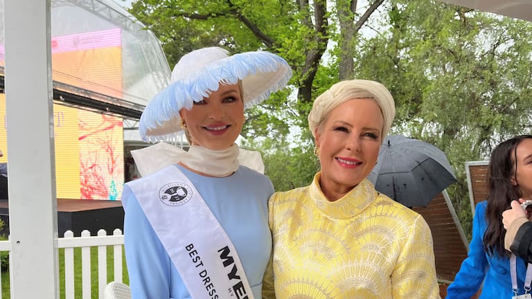 Eleanor Campbell and Anna Campbell. Credit: Auckland Thoroughbred Racing.