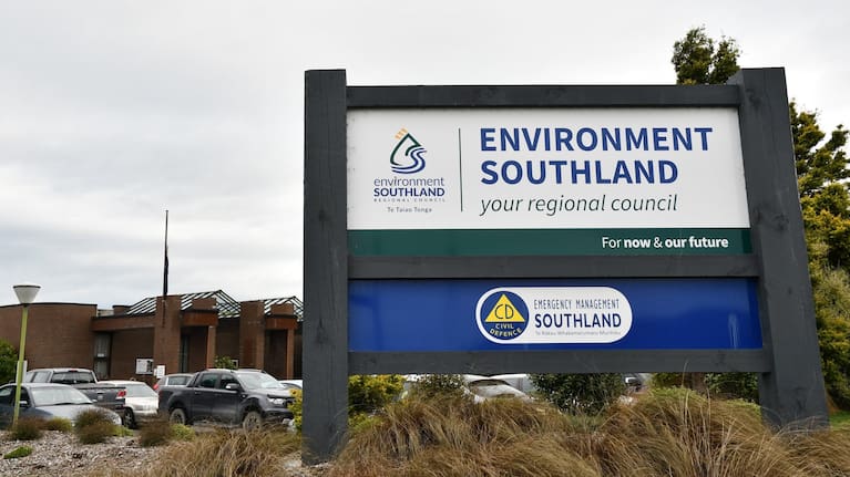 Environment Southland says it is working to improve communication with its catchment liaison committees.
