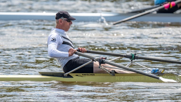 Eric Verdonk Men's Masters > 40 West End Rowing Club
Competing in the 10th Anniversary BWC single sculls race on the Whanganui River, Whanganui Sunday 2 December 2018 © Copyright photo Steve McArthur / www.photosport.nz