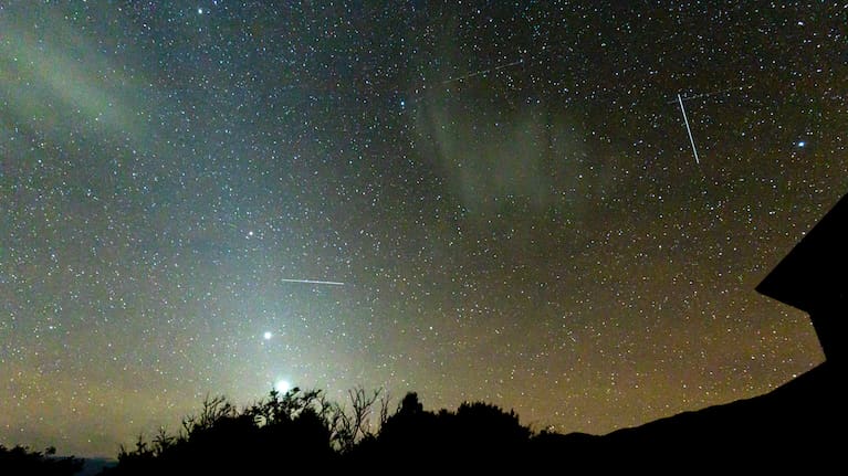 The Eta Aquariids meteors captured by an amateur photographer.