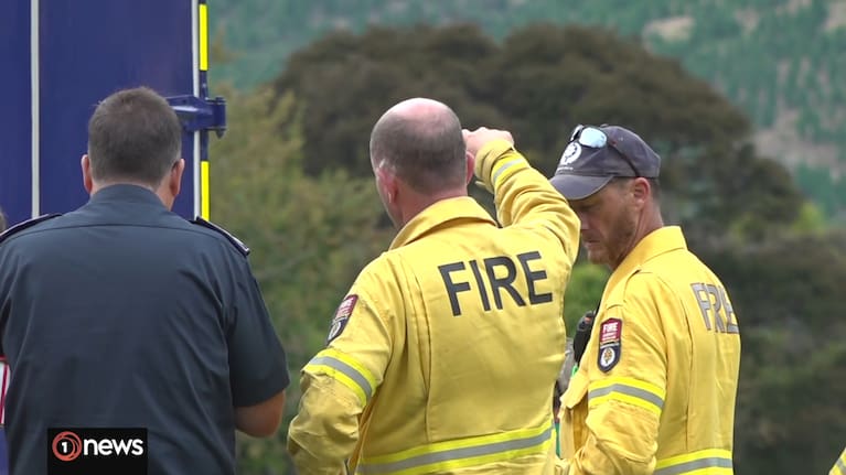 Fire crews at Lee Valley near Nelson.