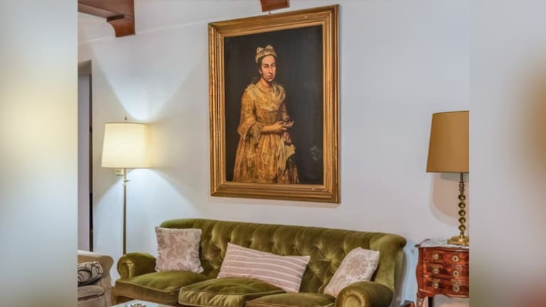 Giuseppe Ghislandi’s painting Portrait of a Lady in a real estate advert.