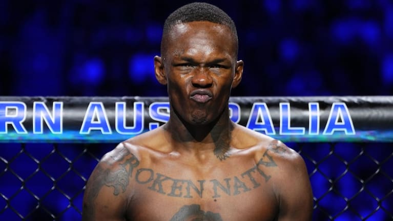 Israel Adesanya prepares to face Dricus du Plessis.