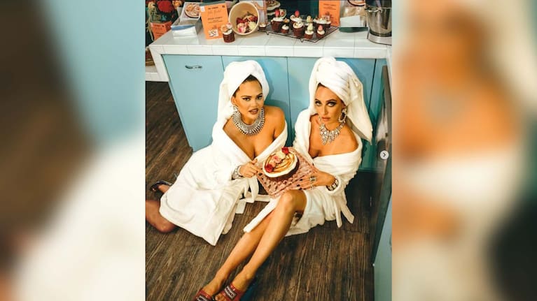 Jordan Rondel and Chrissy Teigen. (Source: Instagram/ The Caker).