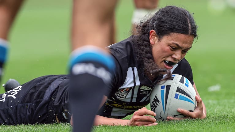 Autumn-Rain Stephens-Daly scores a try during a match against Feu Samoa Invitational at Mt Smart in 2020.
