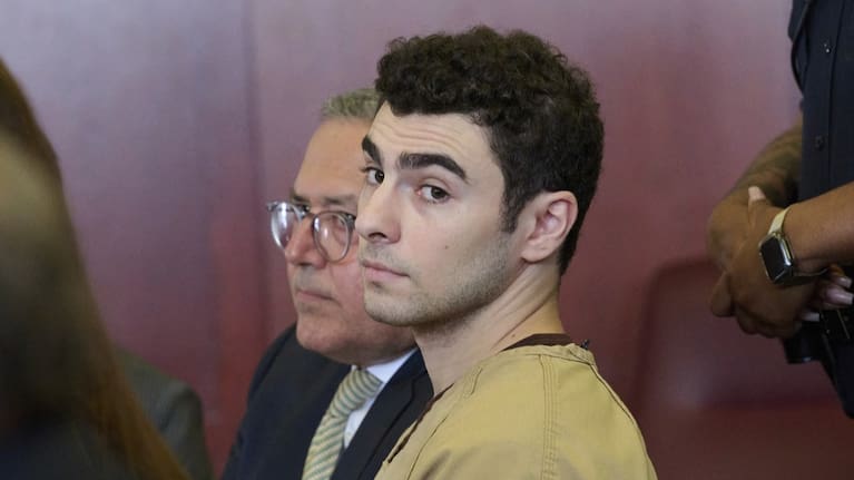 Luigi Mangione, accused of fatally shooting UnitedHealthcare CEO Brian Thompson, appears in Manhattan state court in New York