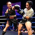 Mea Motu, left, on her way to a first-round knockout victory over Toni Moki in Auckland in 2021.