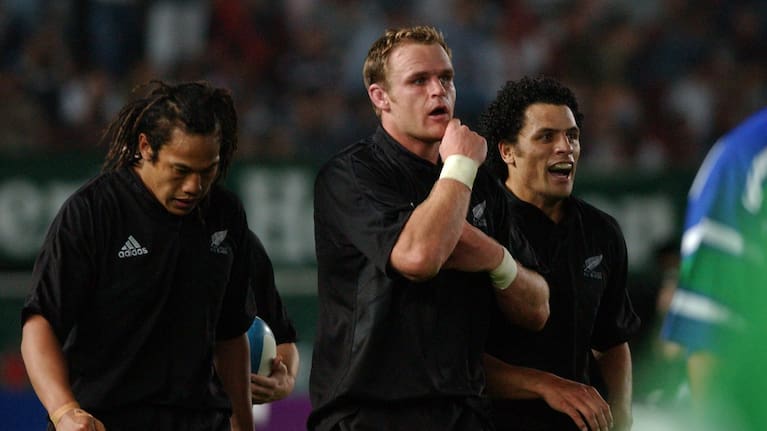 Scott Robertson celebrates his match-winning try against Argentina in Buenos Aires in 2001 with Tana Umaga, left, and Doug Howlett.