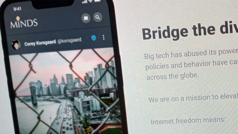 Minds promises to pay its users in crpyto if their content is popular.