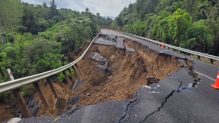 The collapse at the summit of SH25A between Kopu and Hikuai, Coromandel.