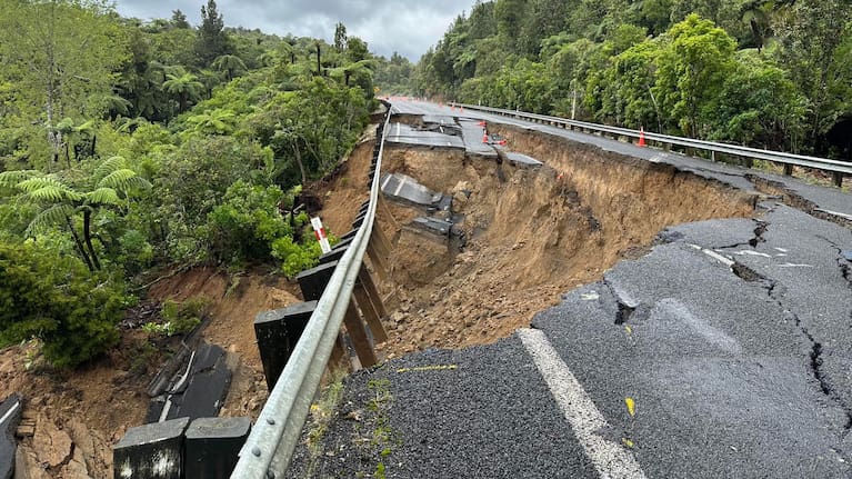 The slip on SH25A Kōpū-Hikuai has suffered a further significant slip.