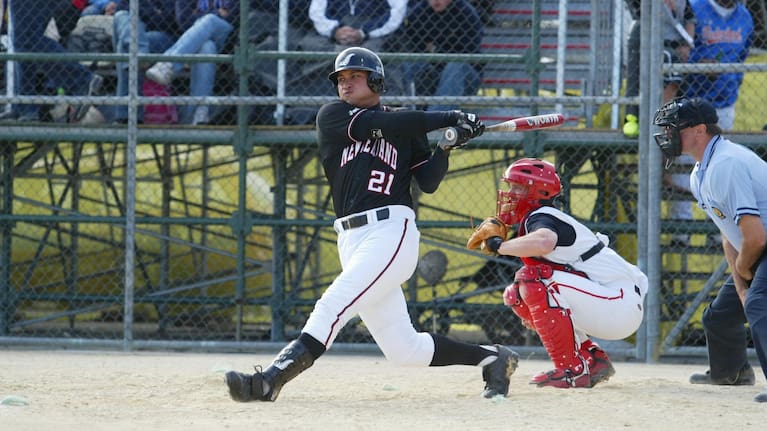 Thomas Makea in action for the Black Sox at the 2004 Men's Softball World Championships in Christchurch.