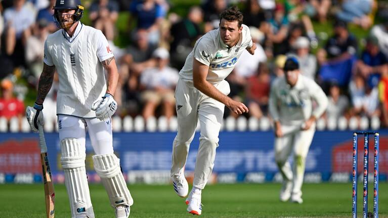 Tim Southee bowls at the Basin Reserve.