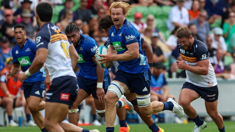 Tom Robinson breaks away from the Brumbies defence for his try at AAMI Park today.