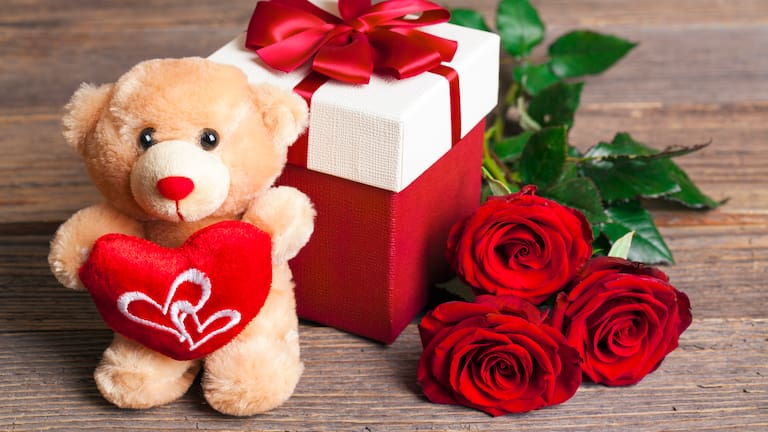 What to know about giving gift cards this Christmas